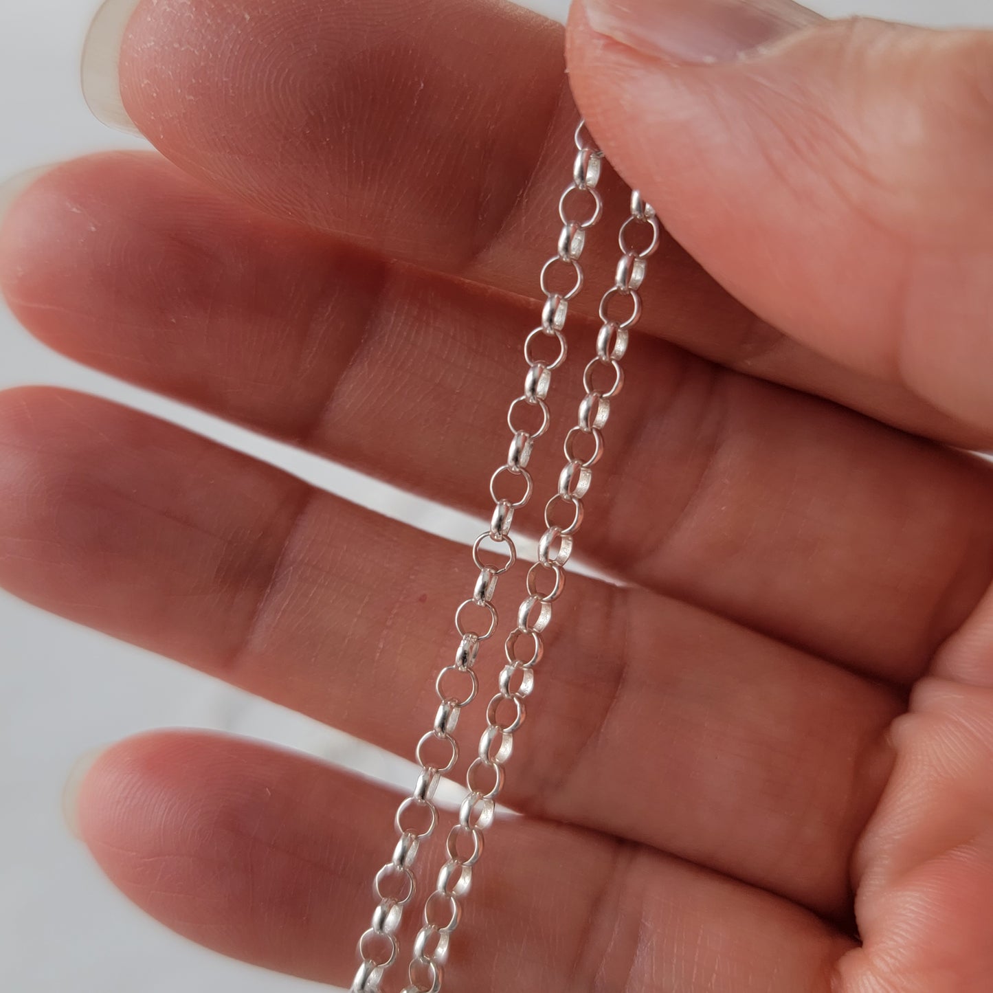 18" silver rolo chain