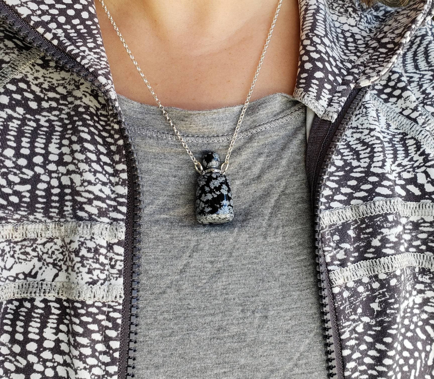 snowflake gemstone aromatherapy necklace