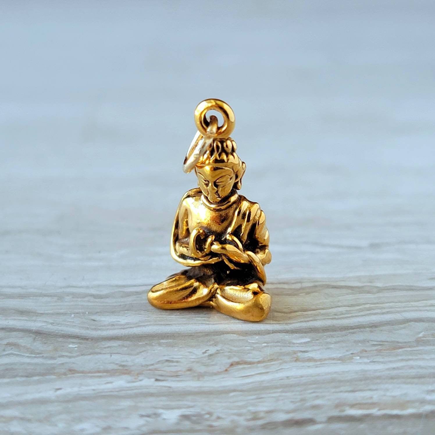 Gold buddha pendant guanyin