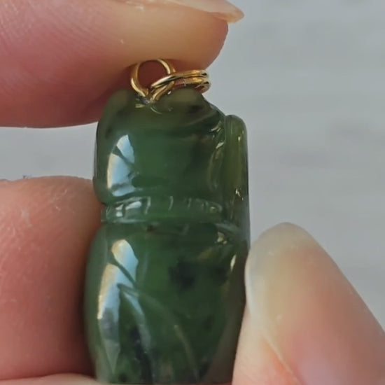 Lucky Jade Cat Maneki-Neko Pendant