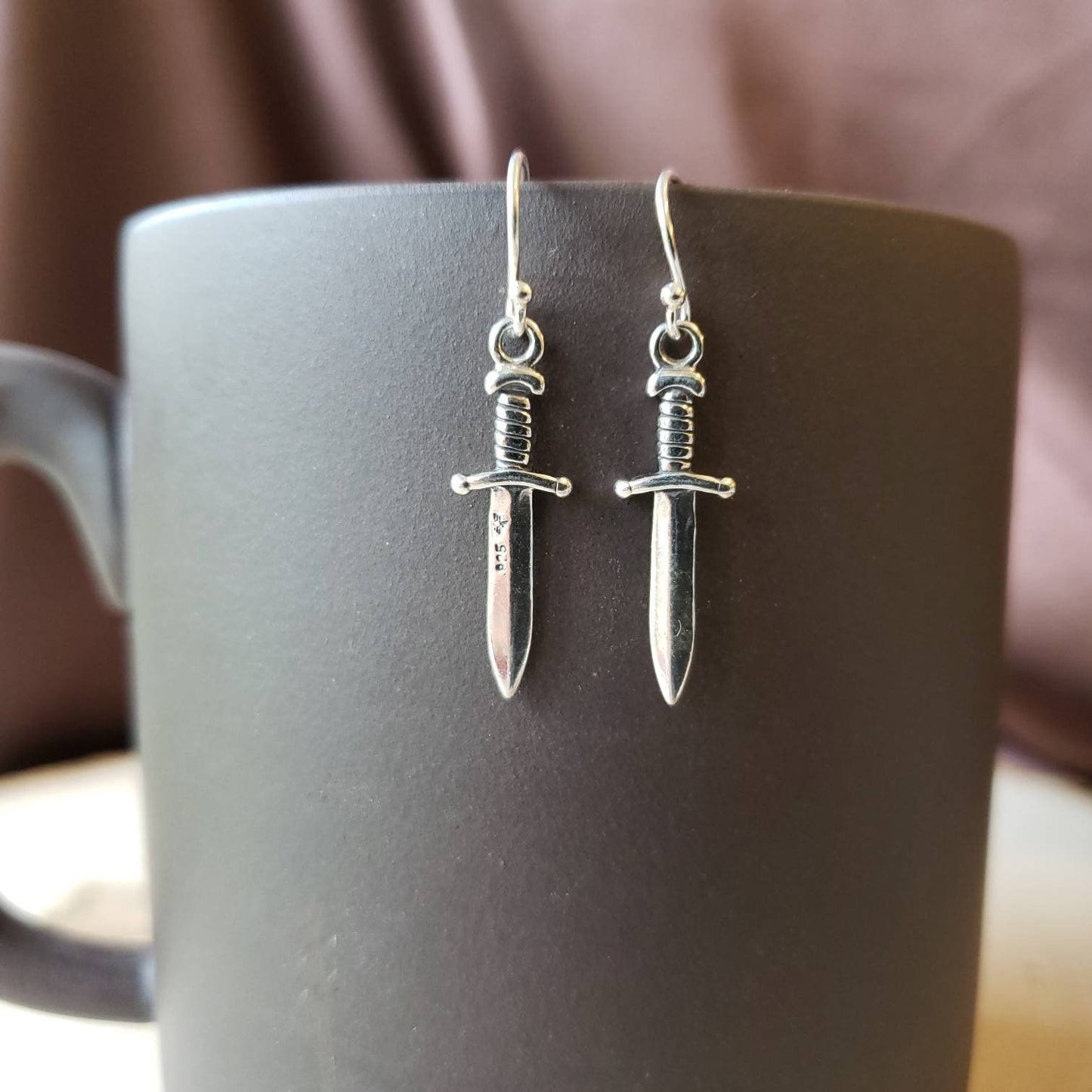 Pendientes colgantes de cuchillo, pendientes de espada de plata de ley, pendientes de daga, joyería gótica, pendientes atrevidos, regalo de novia