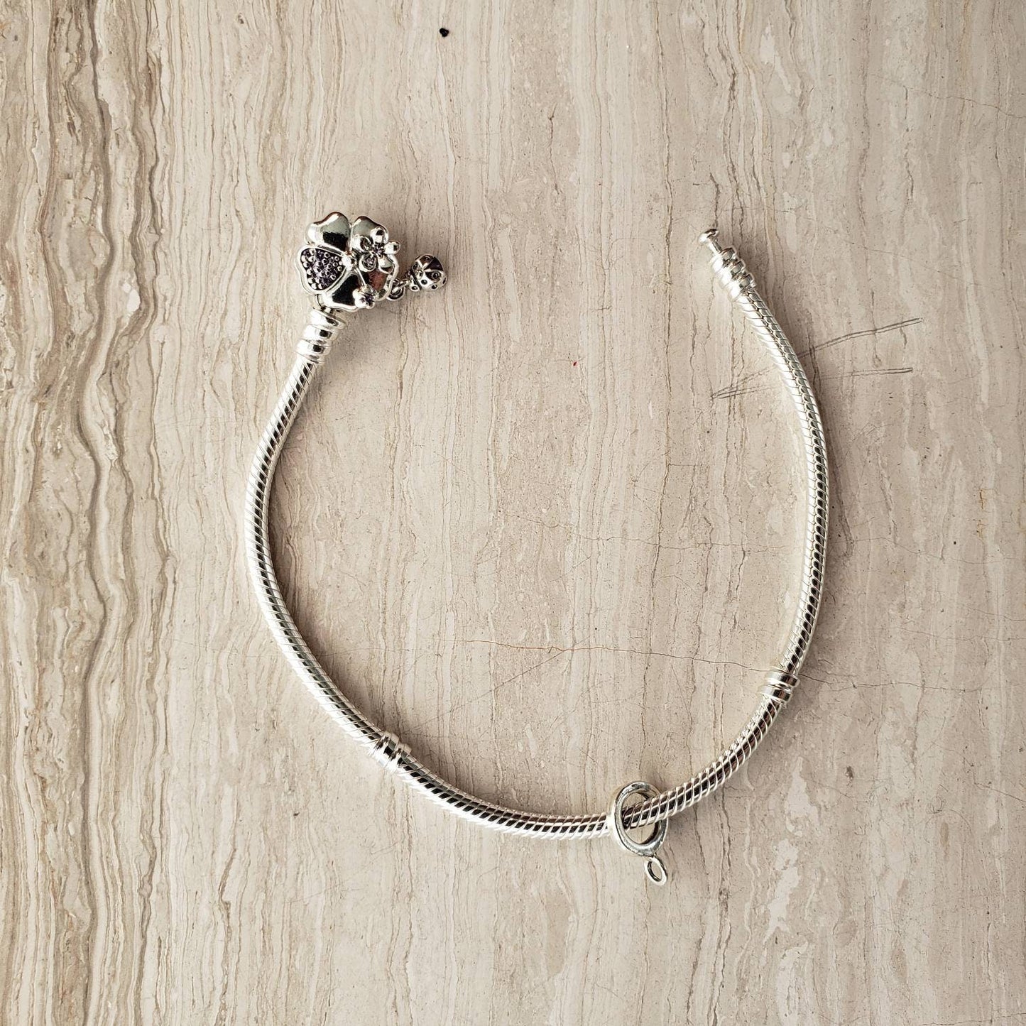 Perle d'espacement en argent sterling, compatible avec les bracelets à breloques européens.