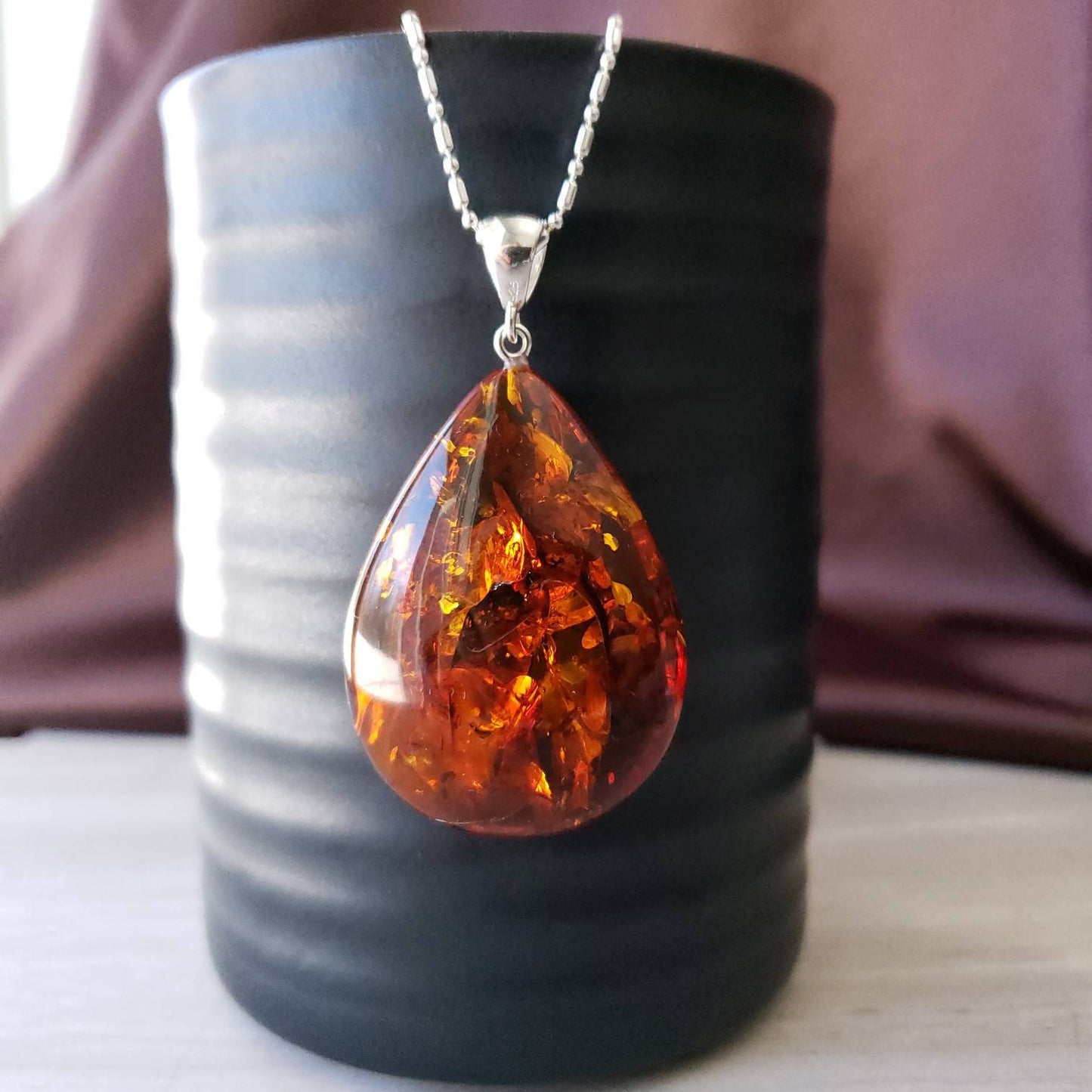 Grand collier pendentif en ambre avec bélière en argent sterling - Couleur miel cognac