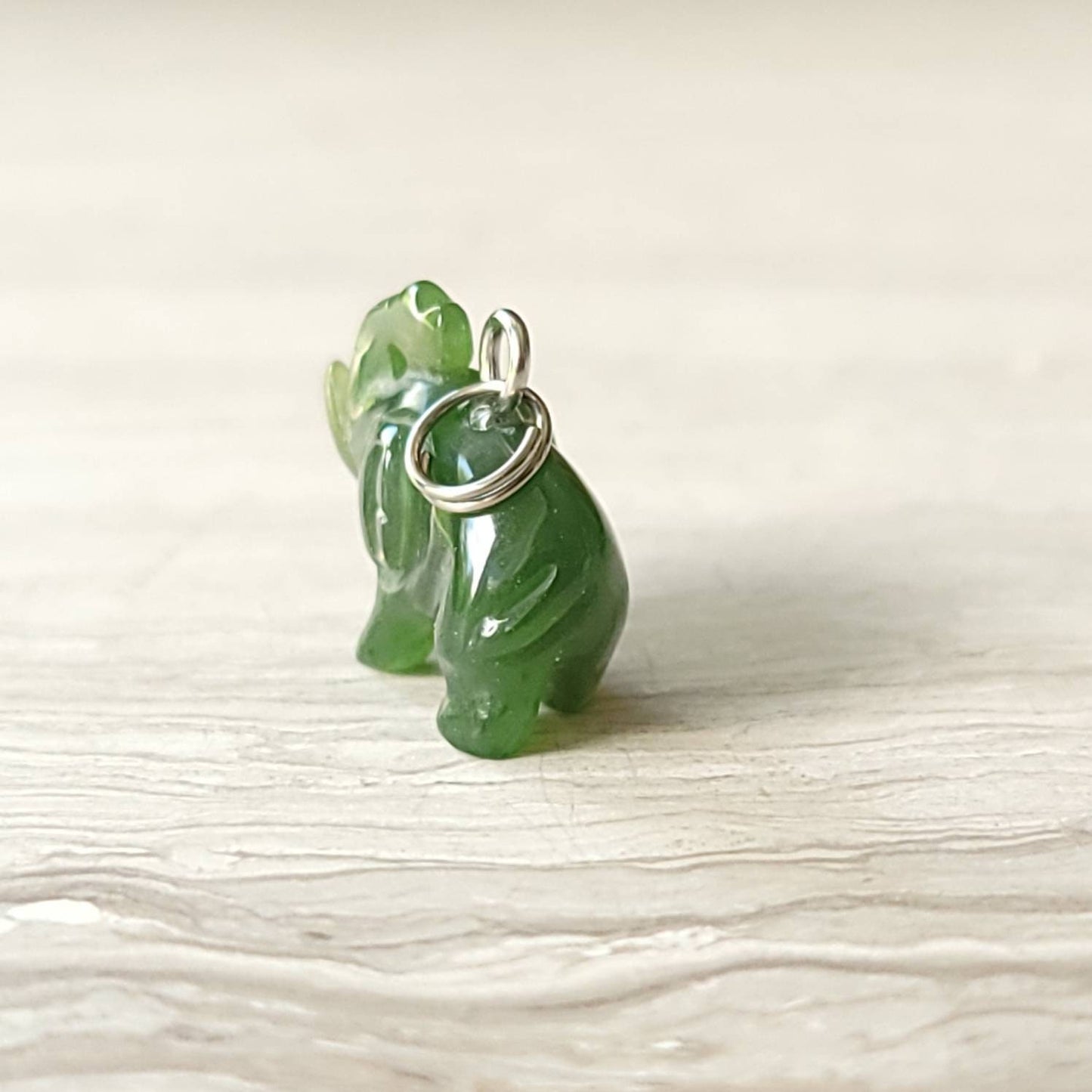 Véritable pendentif à breloque éléphant de jade