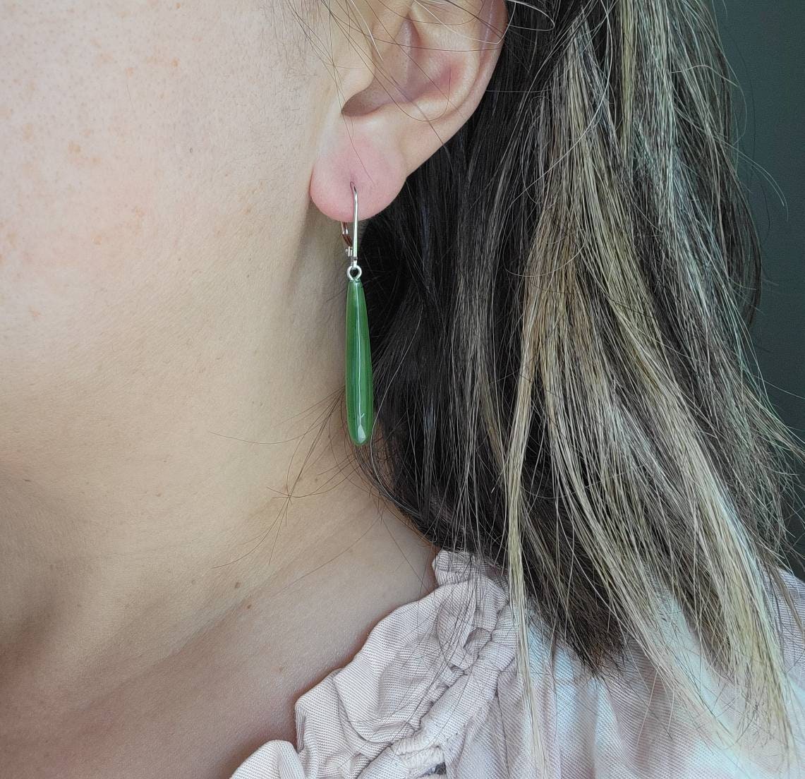 Boucles d'oreilles pendantes en jade vert